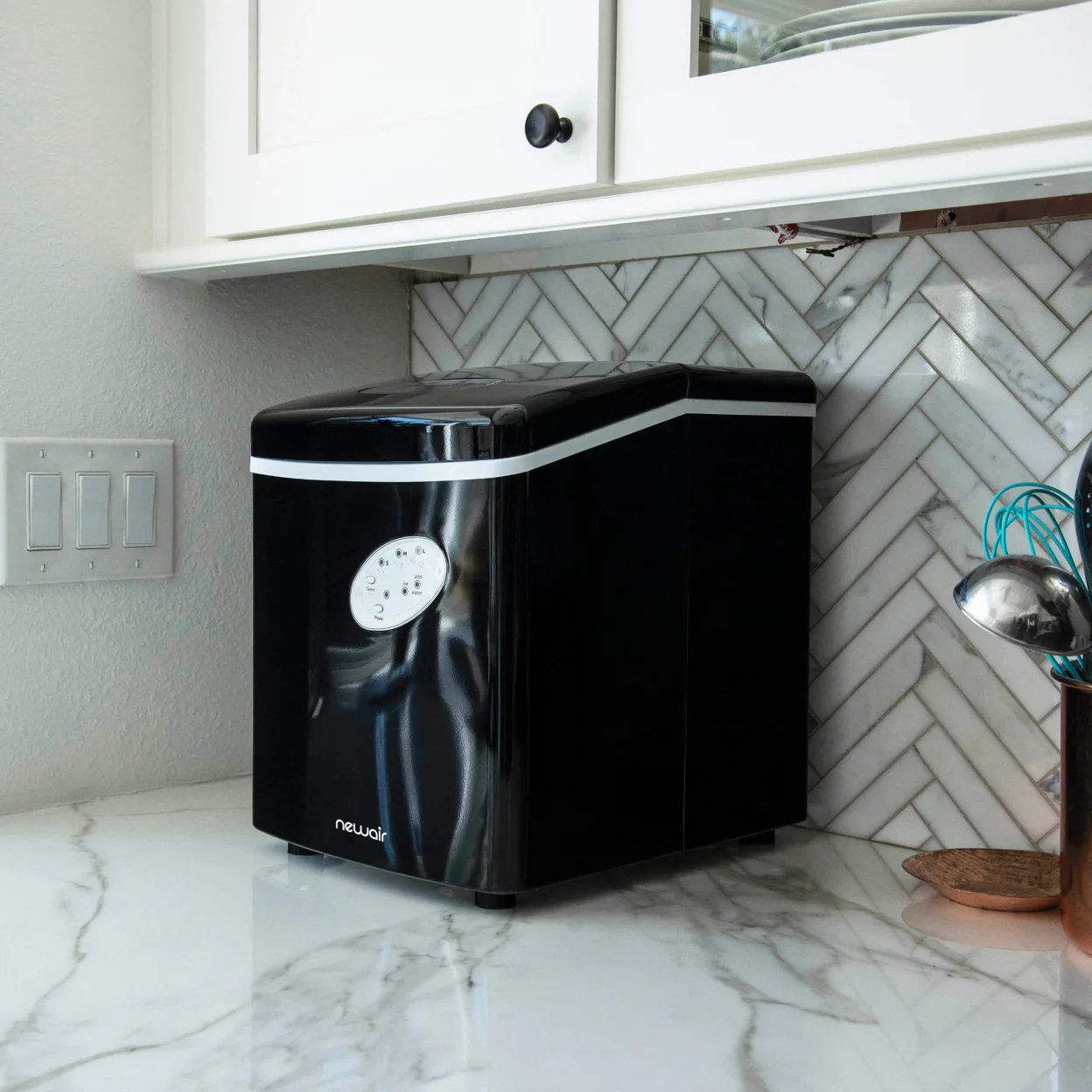 Newair Countertop Ice Maker, 28 lbs. of Ice a Day, 3 Ice Sizes, BPA-Free Parts