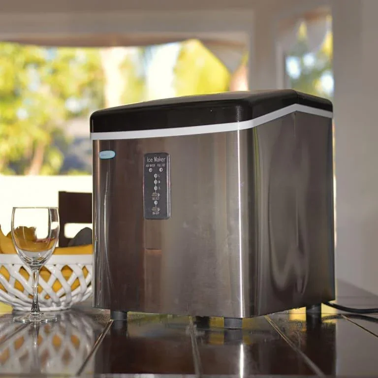 Newair Countertop Ice Maker, 28 lbs. of Ice a Day, 3 Ice Sizes, BPA-Free Parts