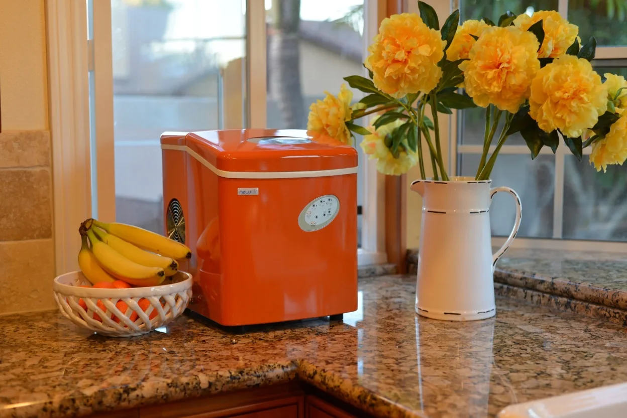 Newair Countertop Ice Maker, 28 lbs. of Ice a Day, 3 Ice Sizes, BPA-Free Parts